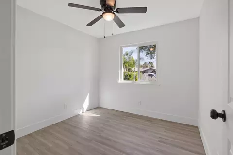 Bedroom - 15882 Edmiston Ave, Ivanhoe, CA 93235 photo 2 of 4