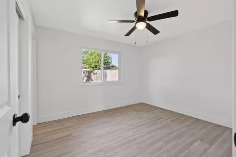 Bedroom - 15882 Edmiston Ave, Ivanhoe, CA 93235 photo 3 of 4