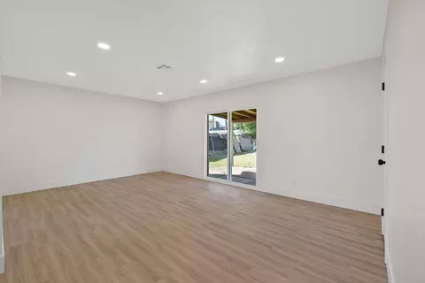 Living - 15882 Edmiston Ave, Ivanhoe, CA 93235 photo 1 of 6