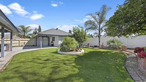 Exterior - 2323 E Hillcrest Ave, Visalia, CA 93292 photo 9 of 12