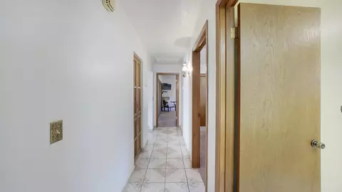 Entry Way - 2323 E Hillcrest Ave, Visalia, CA 93292 photo 2 of 2
