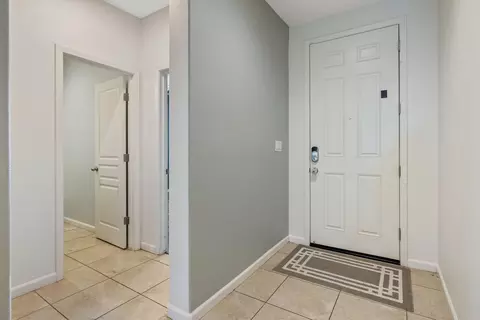 Entry Way - 4002 E Cypress Ave, Visalia, CA 93292 photo 1 of 11