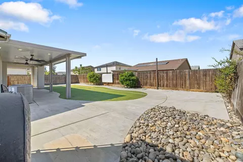 Exterior - 4002 E Cypress Ave, Visalia, CA 93292 photo 9 of 11