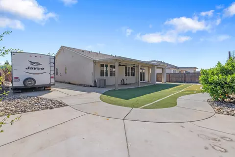 Exterior - 4002 E Cypress Ave, Visalia, CA 93292 photo 7 of 11