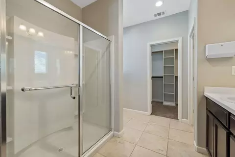 Entry Way - 4002 E Cypress Ave, Visalia, CA 93292 photo 9 of 11