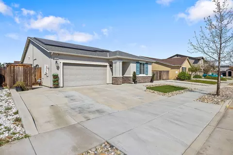 Exterior - 4002 E Cypress Ave, Visalia, CA 93292 photo 3 of 11