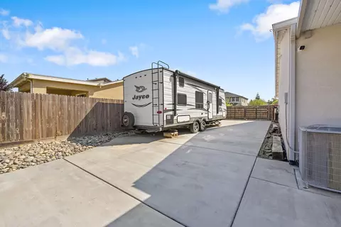 Exterior - 4002 E Cypress Ave, Visalia, CA 93292 photo 10 of 11