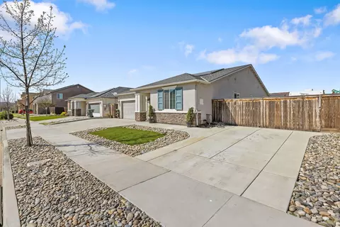 Exterior - 4002 E Cypress Ave, Visalia, CA 93292 photo 2 of 11
