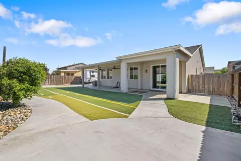 Exterior - 4002 E Cypress Ave, Visalia, CA 93292 photo 6 of 11