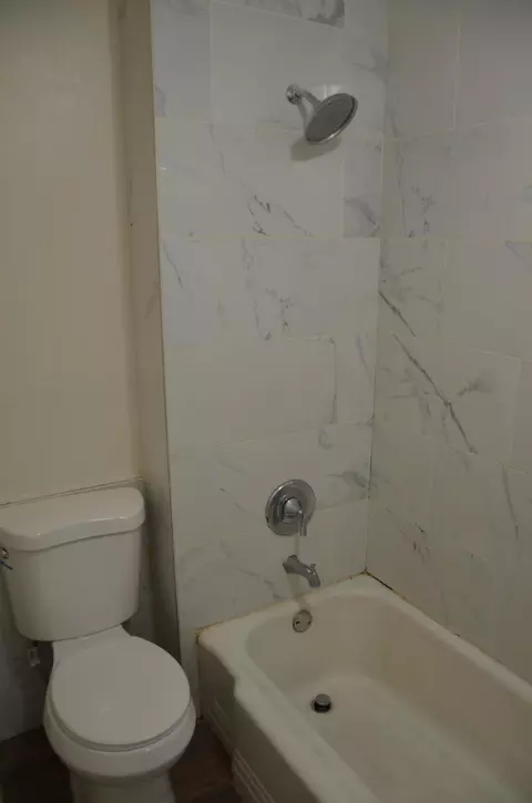 Bath - 237 Smith Ave, Lemoore, CA 93245 photo 3 of 3