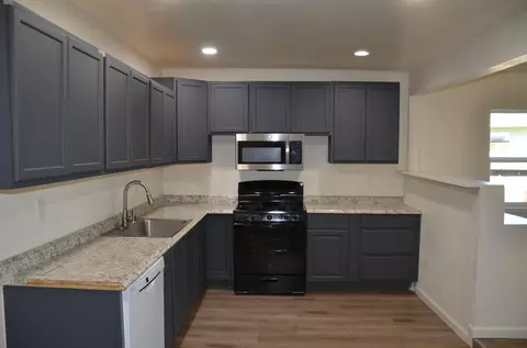 Kitchen - 237 Smith Ave, Lemoore, CA 93245 photo 2 of 2