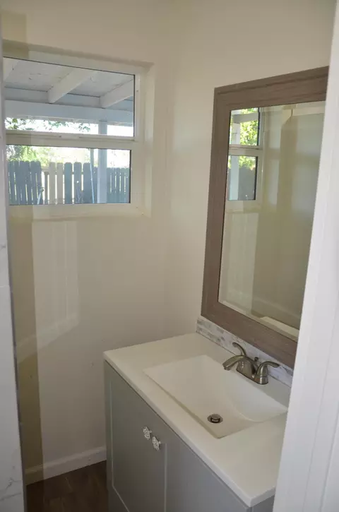 Bath - 237 Smith Ave, Lemoore, CA 93245 photo 2 of 3