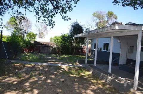 Exterior - 237 Smith Ave, Lemoore, CA 93245 photo 3 of 6