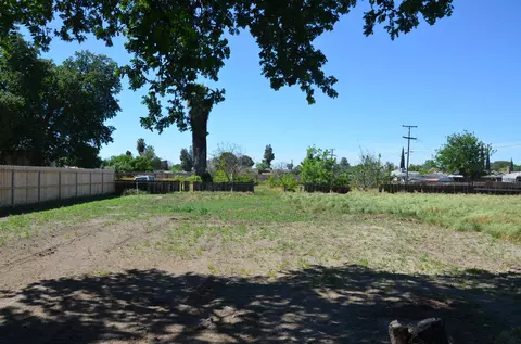 Exterior - 237 Smith Ave, Lemoore, CA 93245 photo 6 of 6