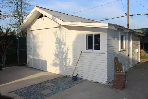 Exterior - 307 N Orange Ave, Exeter, CA 93221 photo 5 of 20