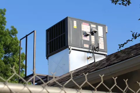 Exterior - 307 N Orange Ave, Exeter, CA 93221 photo 2 of 20
