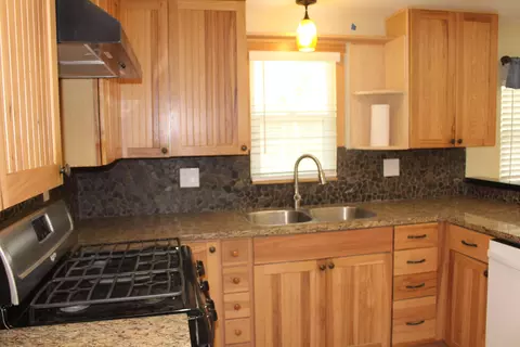 Kitchen - 307 N Orange Ave, Exeter, CA 93221 photo 1 of 10