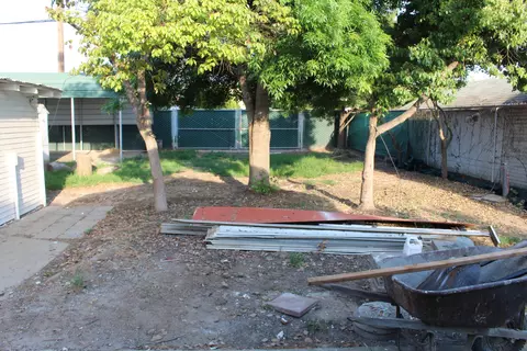 Exterior - 307 N Orange Ave, Exeter, CA 93221 photo 4 of 20