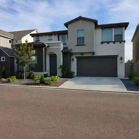 3435 W Good Ave, Visalia, CA 93277