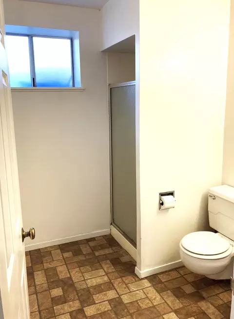 Bath - 43669 Skyline Dr, Three Rivers, CA 93271 photo 2 of 2