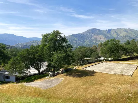 Exterior - 43669 Skyline Dr, Three Rivers, CA 93271 photo 13 of 14