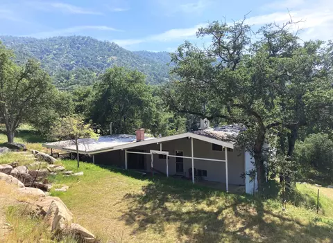 Exterior - 43669 Skyline Dr, Three Rivers, CA 93271 photo 11 of 14