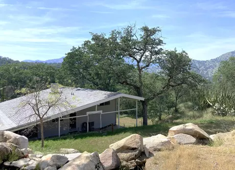 Exterior - 43669 Skyline Dr, Three Rivers, CA 93271 photo 10 of 14