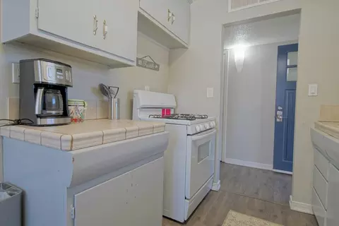 Kitchen - 113 Bryant Ct, Exeter, CA 93221 photo 2 of 6