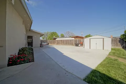 Exterior - 113 Bryant Ct, Exeter, CA 93221 photo 5 of 9