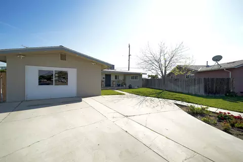 Exterior - 113 Bryant Ct, Exeter, CA 93221 photo 2 of 9