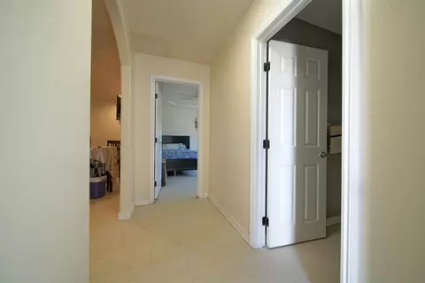 Entry Way - 113 Bryant Ct, Exeter, CA 93221 photo 2 of 2