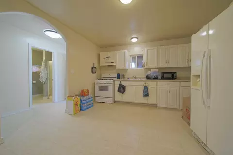 Kitchen - 113 Bryant Ct, Exeter, CA 93221 photo 5 of 6