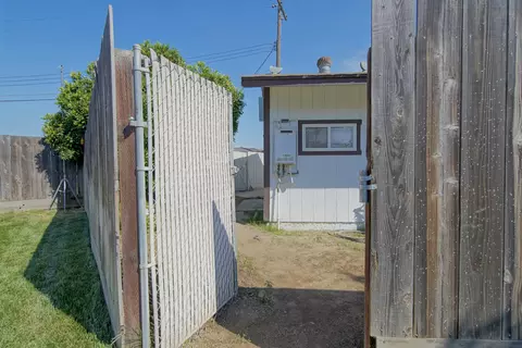 Exterior - 113 Bryant Ct, Exeter, CA 93221 photo 7 of 9