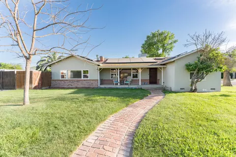 2090 Short Dr, Hanford, CA 93230