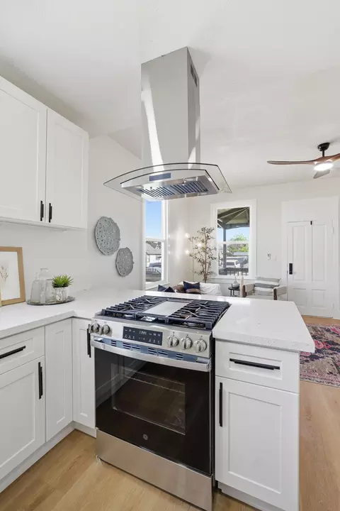 Kitchen - 2232 Gaither St, Selma, CA 93662 photo 3 of 5