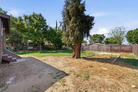 Exterior - 2232 Gaither St, Selma, CA 93662 photo 4 of 6