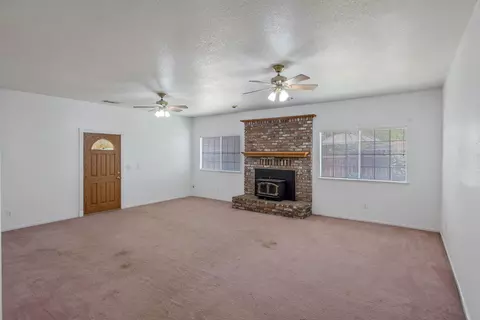 Living - 16808 Palmer Ave, Huron, CA 93234 photo 8 of 15