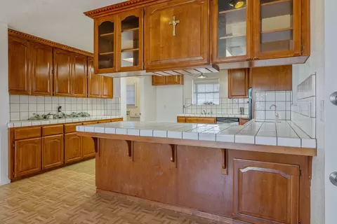 Kitchen - 16808 Palmer Ave, Huron, CA 93234 photo 3 of 5