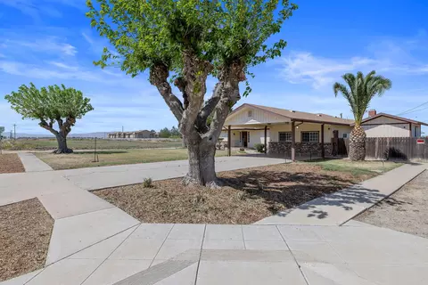 Exterior - 16808 Palmer Ave, Huron, CA 93234 photo 3 of 19