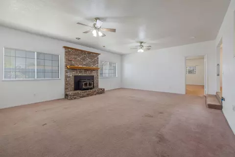 Living - 16808 Palmer Ave, Huron, CA 93234 photo 10 of 15