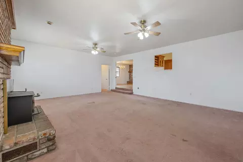 Living - 16808 Palmer Ave, Huron, CA 93234 photo 11 of 15