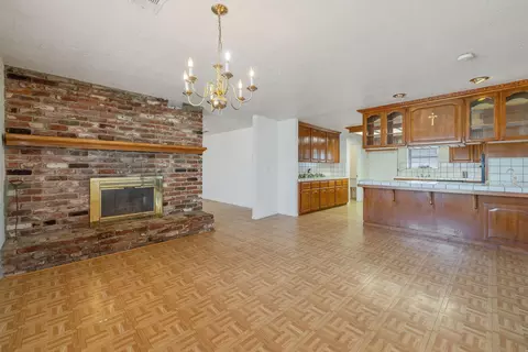 Living - 16808 Palmer Ave, Huron, CA 93234 photo 6 of 15