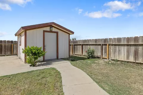 Exterior - 16808 Palmer Ave, Huron, CA 93234 photo 15 of 19