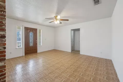 Living - 16808 Palmer Ave, Huron, CA 93234 photo 2 of 15