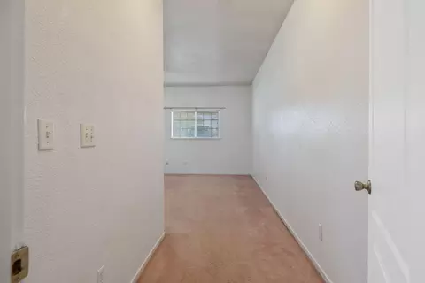 Entry Way - 16808 Palmer Ave, Huron, CA 93234 photo 1 of 2