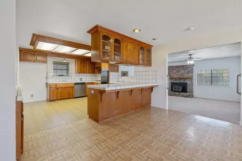 Kitchen - 16808 Palmer Ave, Huron, CA 93234 photo 2 of 5