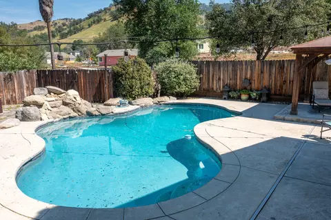 Exterior - 40926 Old Three Rivers Rd, Three Rivers, CA 93271 photo 11 of 20