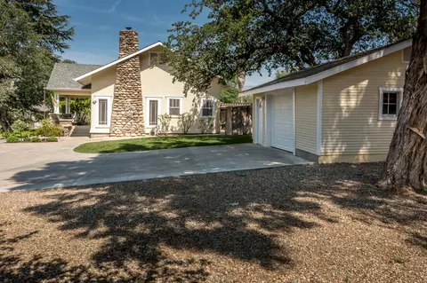 Exterior - 40926 Old Three Rivers Rd, Three Rivers, CA 93271 photo 9 of 20