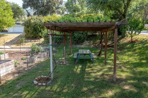 Exterior - 40926 Old Three Rivers Rd, Three Rivers, CA 93271 photo 4 of 20