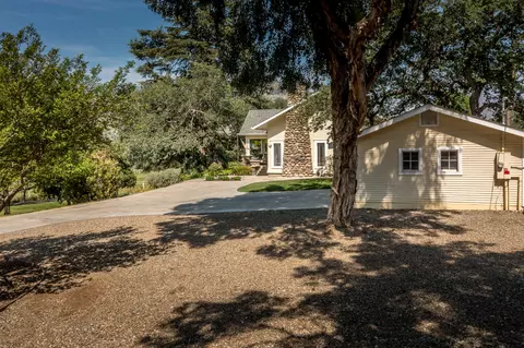 Exterior - 40926 Old Three Rivers Rd, Three Rivers, CA 93271 photo 10 of 20